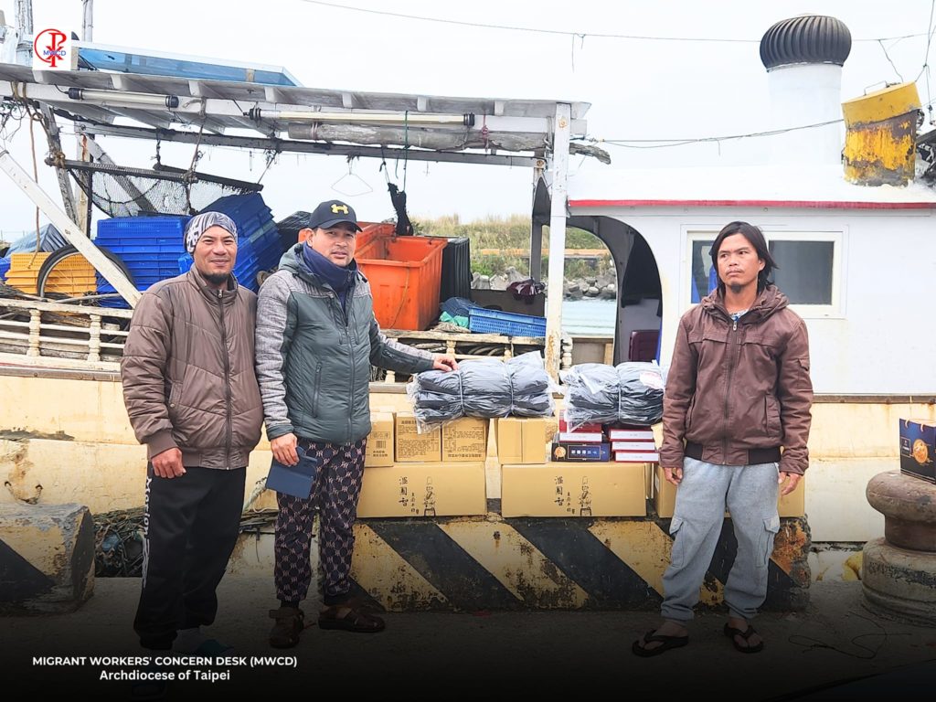 Visit and Distribution of Jackets and Boxes of Meat and Red Beans to Fishers in Wushi, Dali, and Daxi Fishing Ports